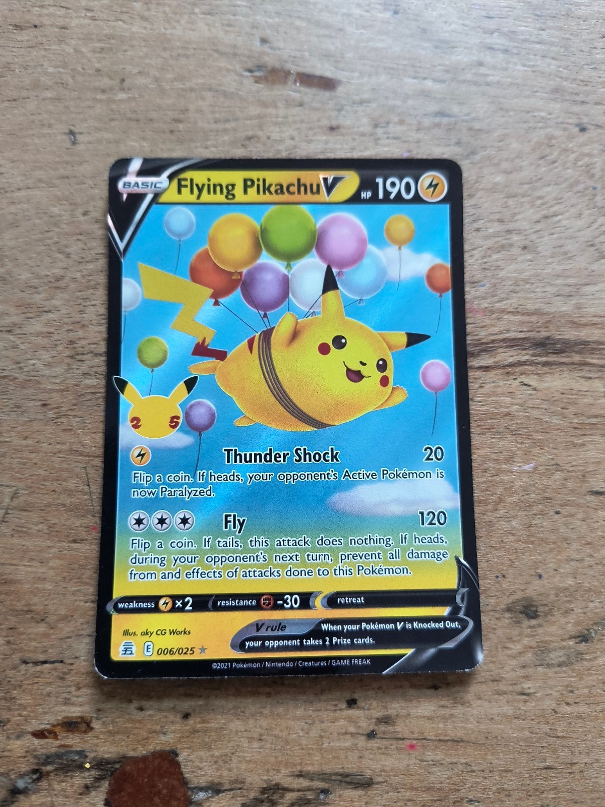 Flying Pikachu V Pokémon kaart (006/025), Ophalen of Verzenden, Gebruikt, Losse kaart