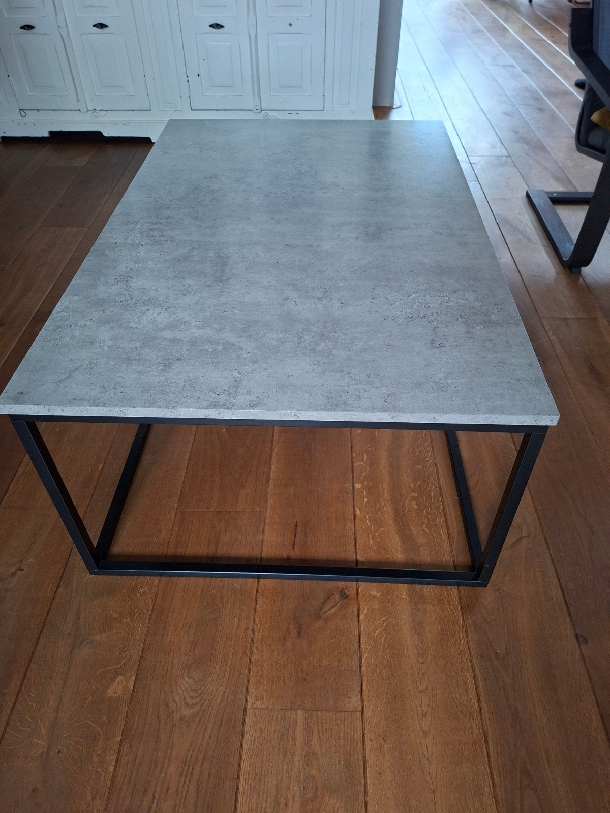 Salontafel. Betonlook, Huis en Inrichting, Ophalen, 100 tot 150 cm, 50 tot 100 cm, Zo goed als nieuw