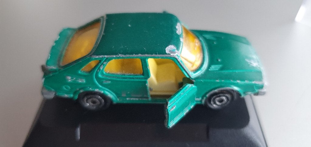 saab model turbo model groen beschadigd, Overige merken, Auto, Groter dan 1:32, Ophalen of Verzenden