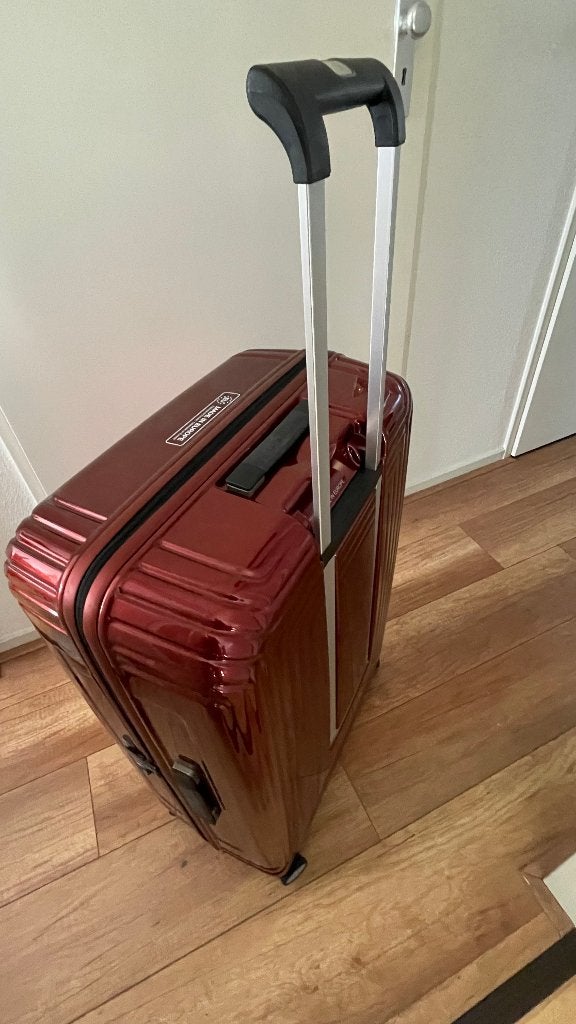Ongebruikte Samsonite reiskoffer zoekt reispartner!, Hard kunststof, 45 tot 55 cm, Nieuw, Slot