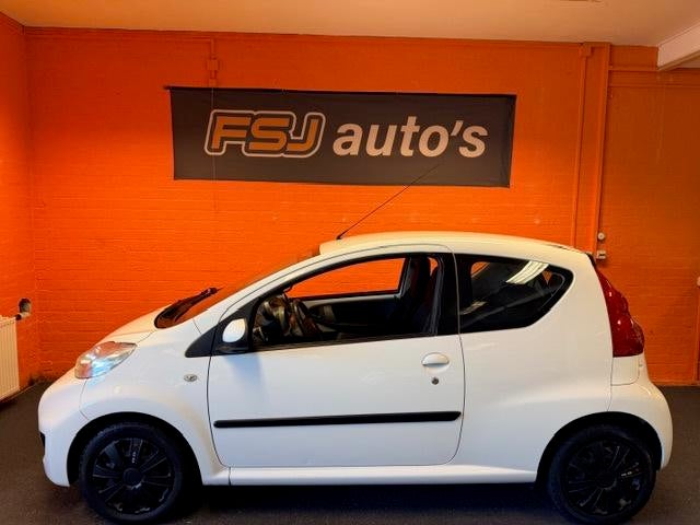 Peugeot 107 1.0 12V / 3 DEURS / XS-SPORT / NL-AUTO / AIRCO!, Voorwielaandrijving, Euro 5, Stof, Gebruikt