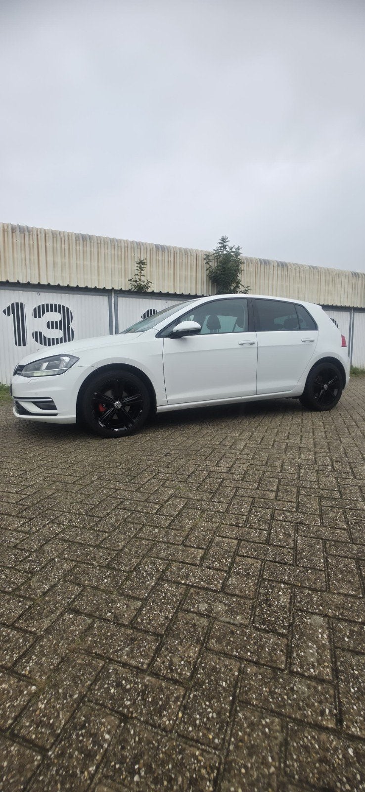 Volkswagen Golf 2018 | 172.595 km | Handgeschakeld | APK 07-, Stof, Zwart, 610 kg, Handgeschakeld