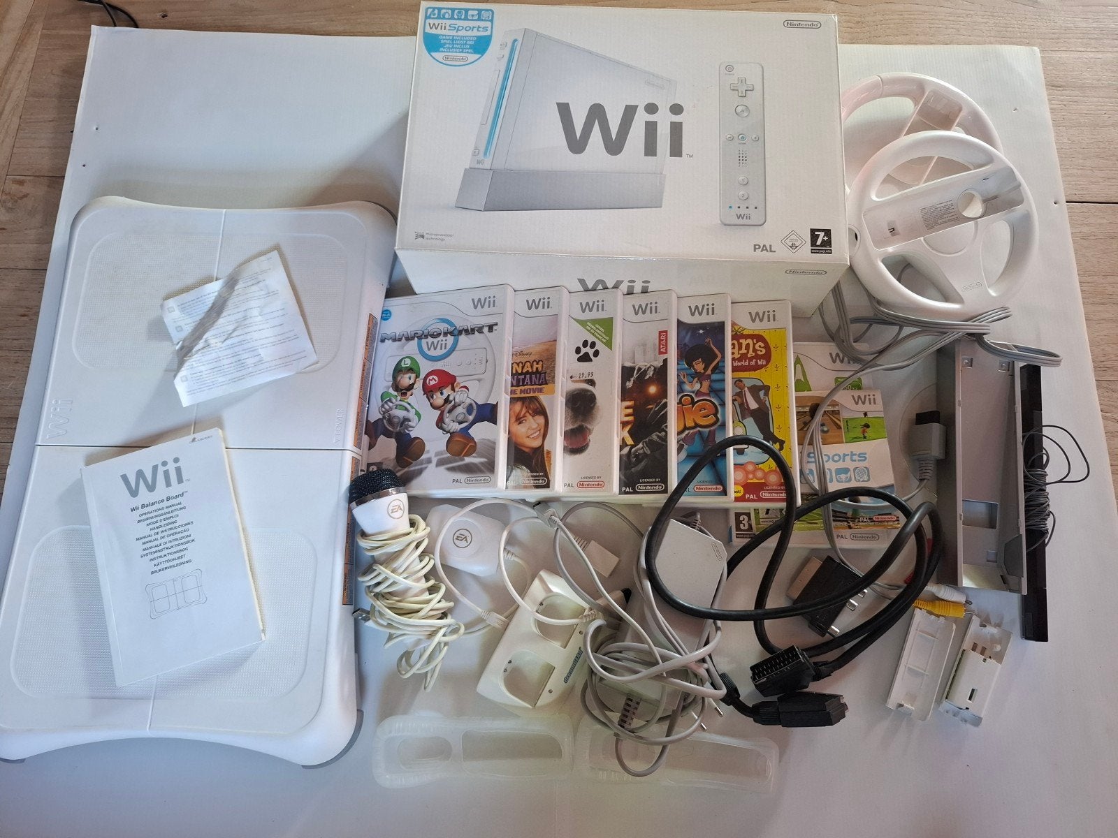 Nintendo Wii met spellen en accessoires, Spelcomputers en Games, Ophalen, Gebruikt, Met 2 controllers, Met games
