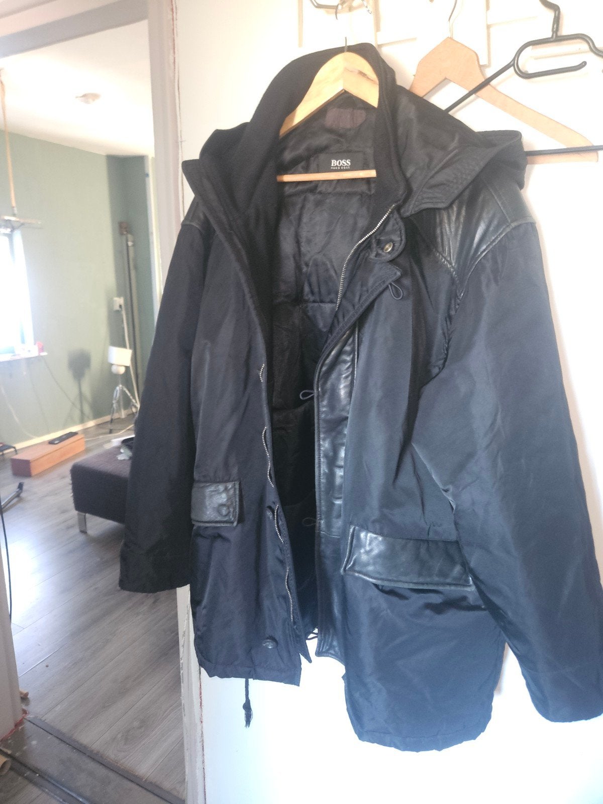 HUGO BOSS XXL waterafstotend, Ophalen, Zo goed als nieuw, Maat 46/48 (XL) of groter, Zwart