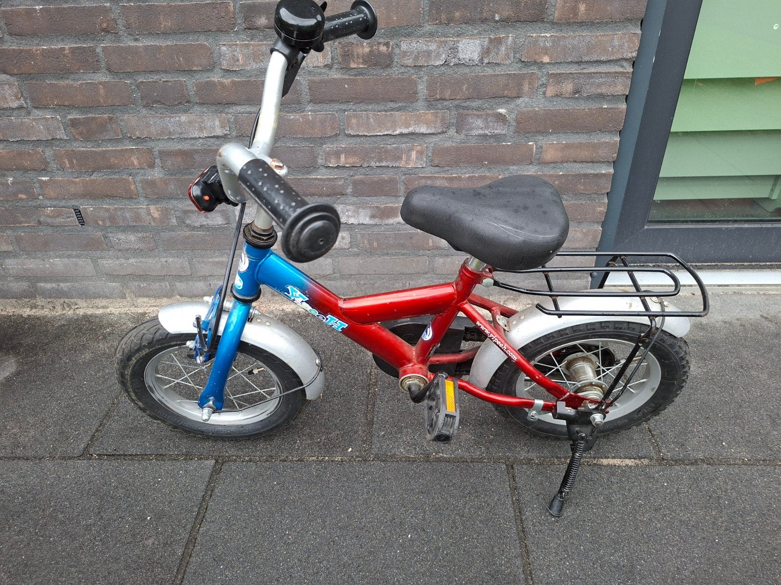 Yipeeh kinderfiets 12 inch - rood/blauw, Ophalen, Gebruikt, Velgrem, Minder dan 16 inch