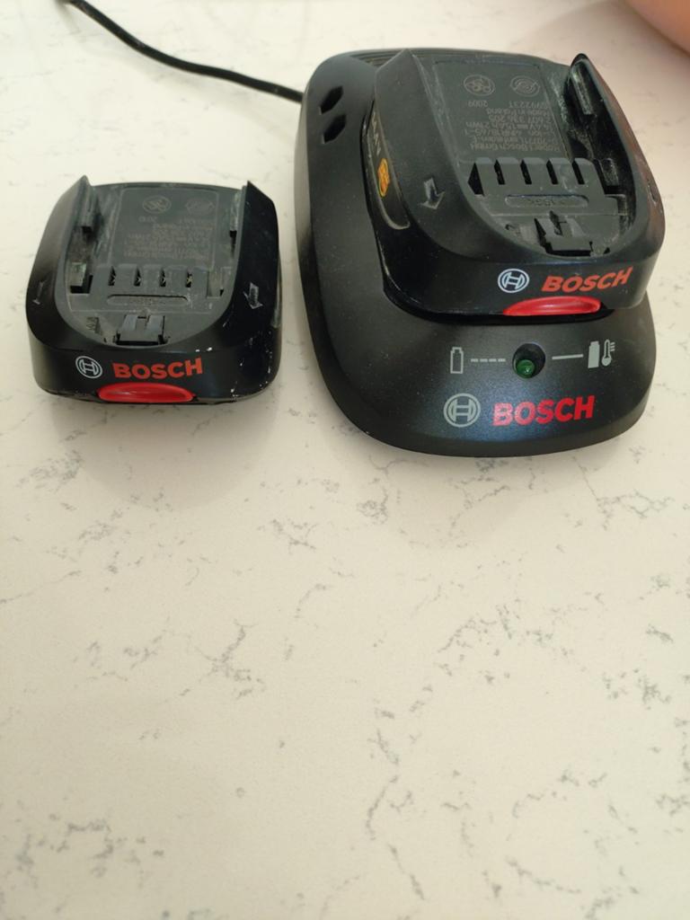 Bosch 14,4V Li-ion Accu en Lader Set, Ophalen, Gebruikt, Minder dan 400 watt, Overige typen