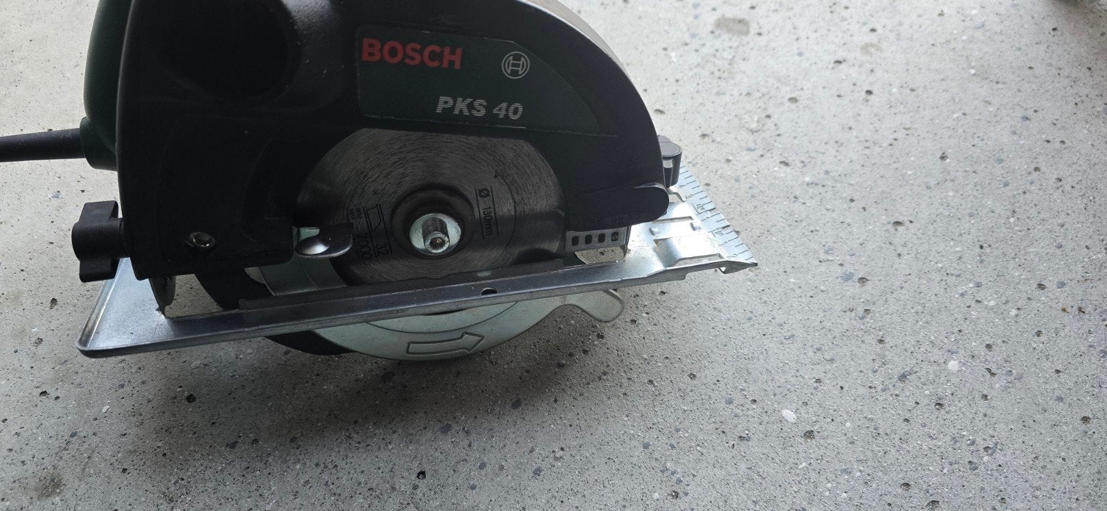 Bosch PKS 40 Cirkelzaag - Compact en Krachtig, Doe-het-zelf en Verbouw, Gebruikt, Cirkelzaag, 600 tot 1200 watt, Ophalen of Verzenden