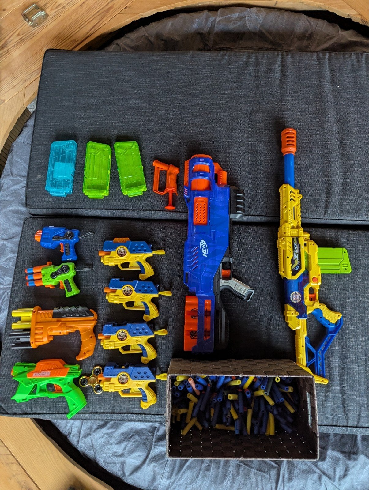 Grote Nerf-collectie met veel pijltjes en magazijnen, Ophalen of Verzenden