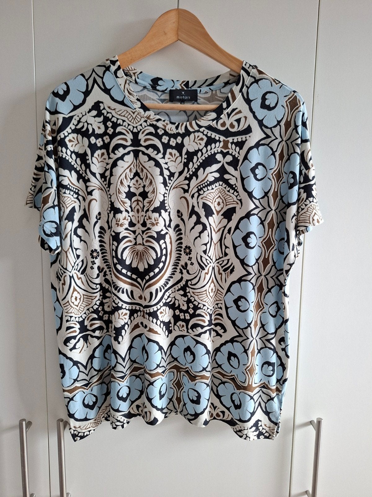 Monari t- shirt met licht blauw zwart bruin ecru maat 42, Maat 42/44 (L), Ophalen of Verzenden, Zo goed als nieuw, Korte mouw