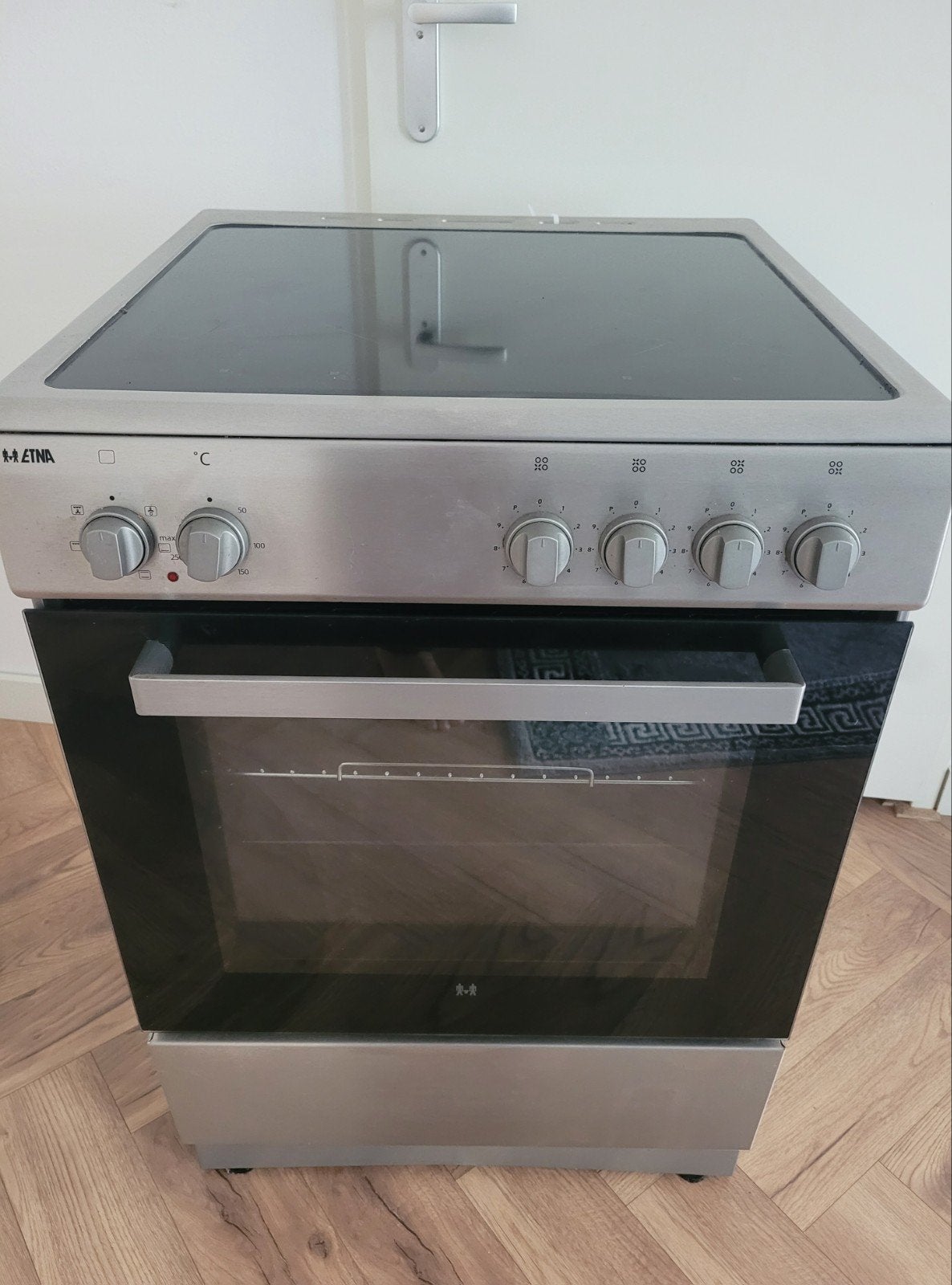 fornuis, Witgoed en Apparatuur, Zo goed als nieuw, Inductie, Vrijstaand, 85 tot 90 cm
