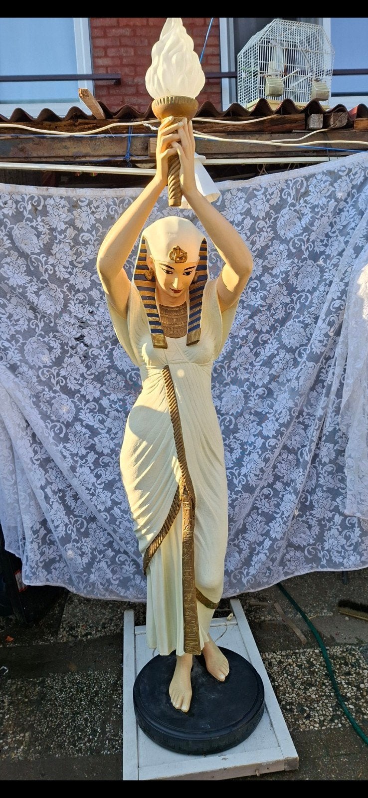 Groot Egyptisch beeld met fakkel - Cleopatra stijl, Ophalen, Gebruikt, Overige materialen, Mensenbeeld
