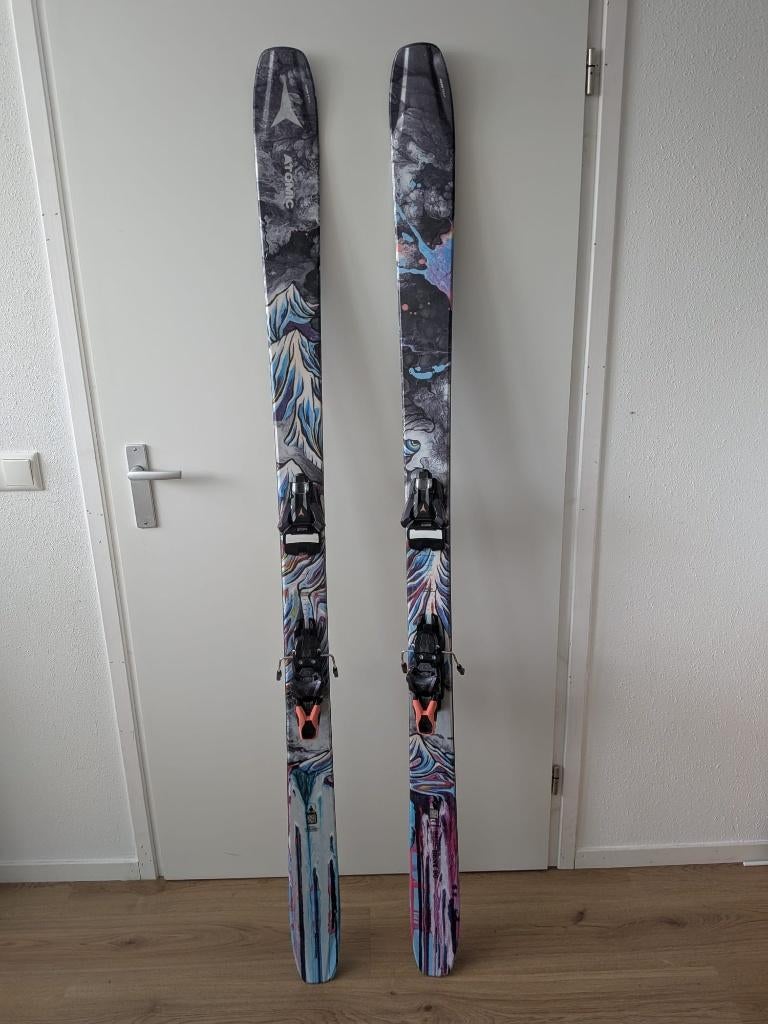 Atomic Bent 90 184cm + Strive 12, Sport en Fitness, Skiën en Langlaufen, 180 cm of meer, Ophalen of Verzenden, Zo goed als nieuw