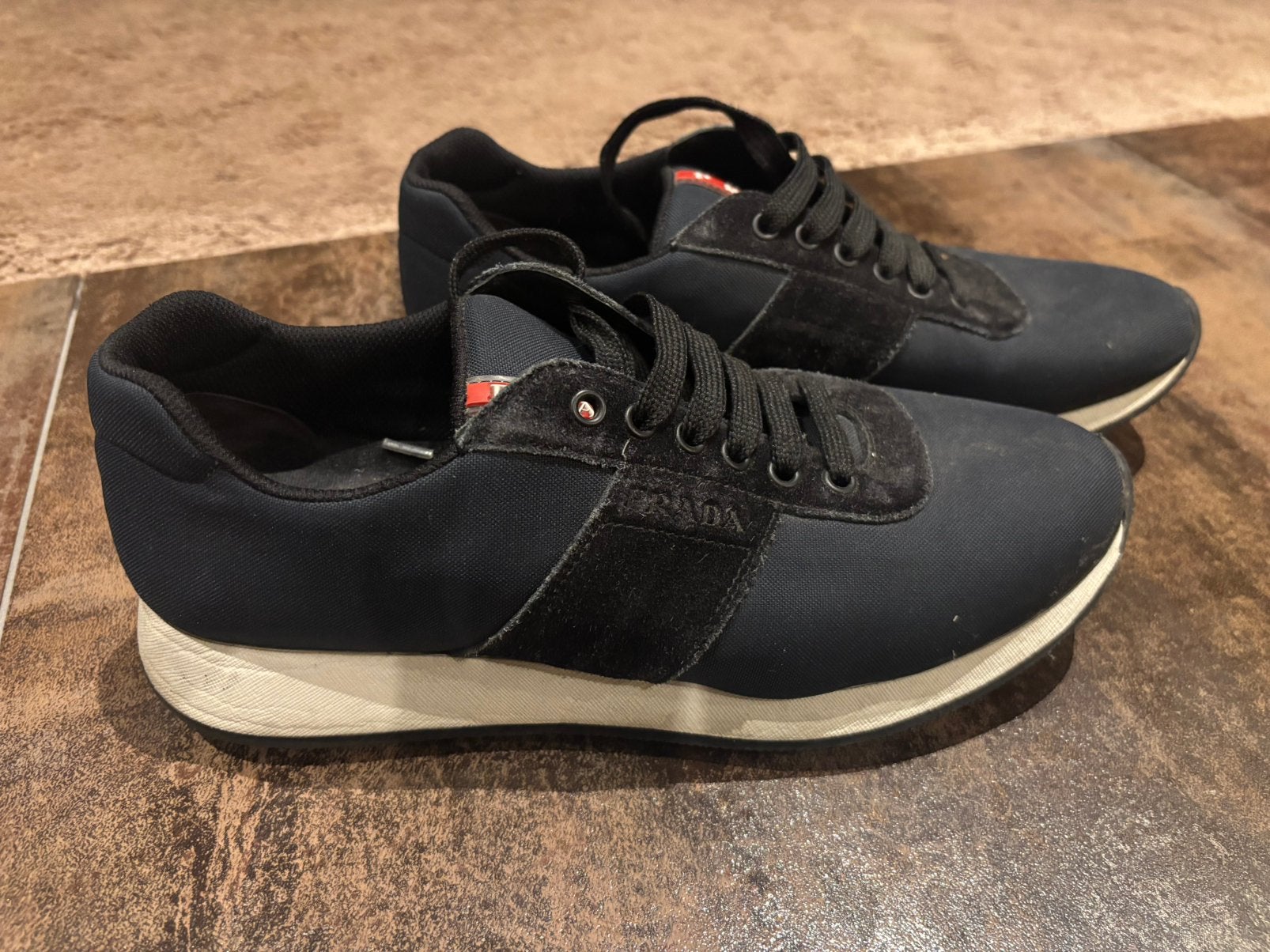 Prada sneakers maat 43, Ophalen, Zo goed als nieuw, Zwart
