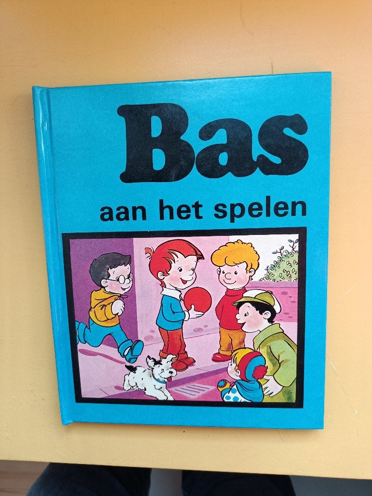 Bas aan het spelen, Ophalen of Verzenden, Fictie algemeen