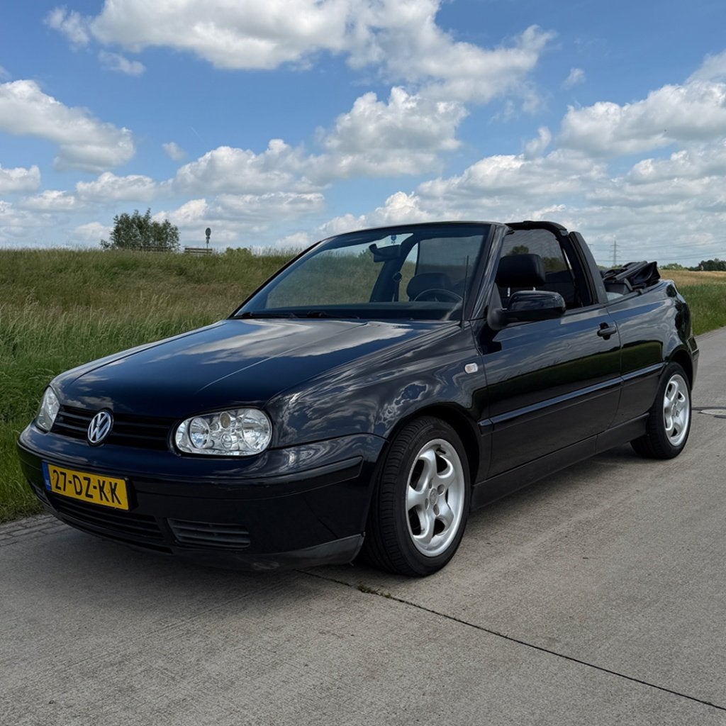 Mooie Volkswagen Golf Cabrio 1.8 (55KW) 2000 donkerblauw, 74 pk, Zwart, 4 cilinders, Cabriolet