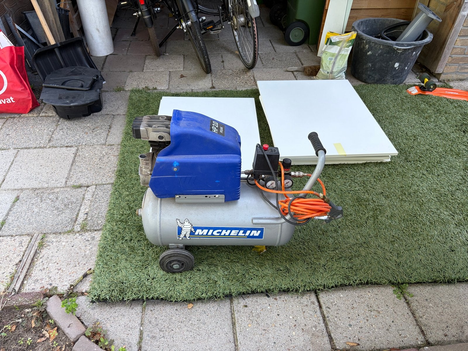 Michelin Compressor HP 2.0 Peak, Doe-het-zelf en Verbouw, Compressors, Gebruikt, 6 tot 10 bar, Minder dan 25 liter, Minder dan 200 liter/min