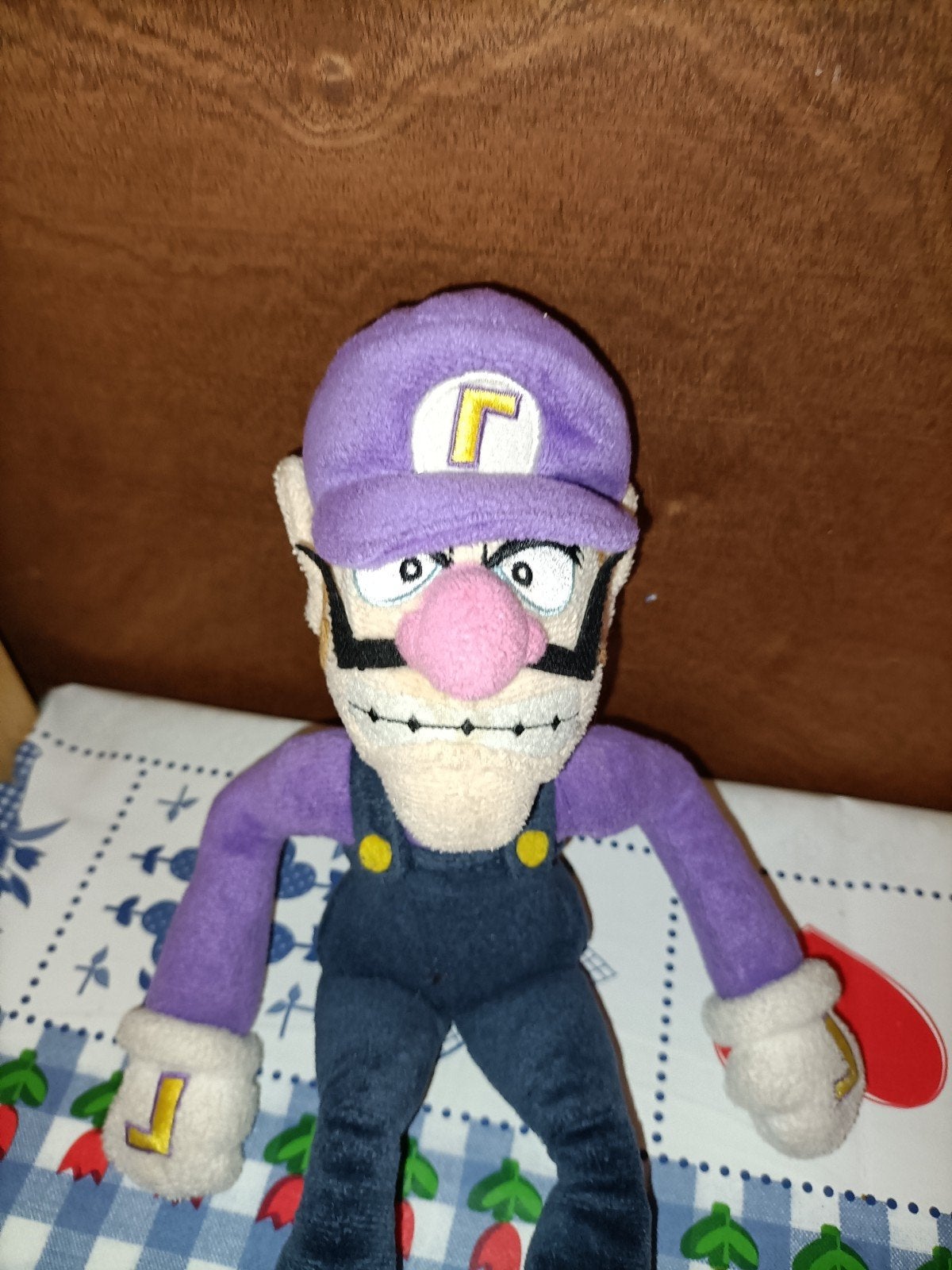 Waluigi knuffel 28 cm groot, Ophalen of Verzenden, Zo goed als nieuw, Overige typen