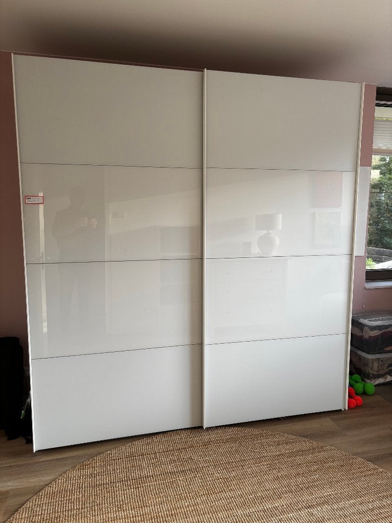 Witte kledingkast van Goossens wonen 220cm breed, Ophalen, 200 cm of meer, Met plank(en), 200 cm of meer