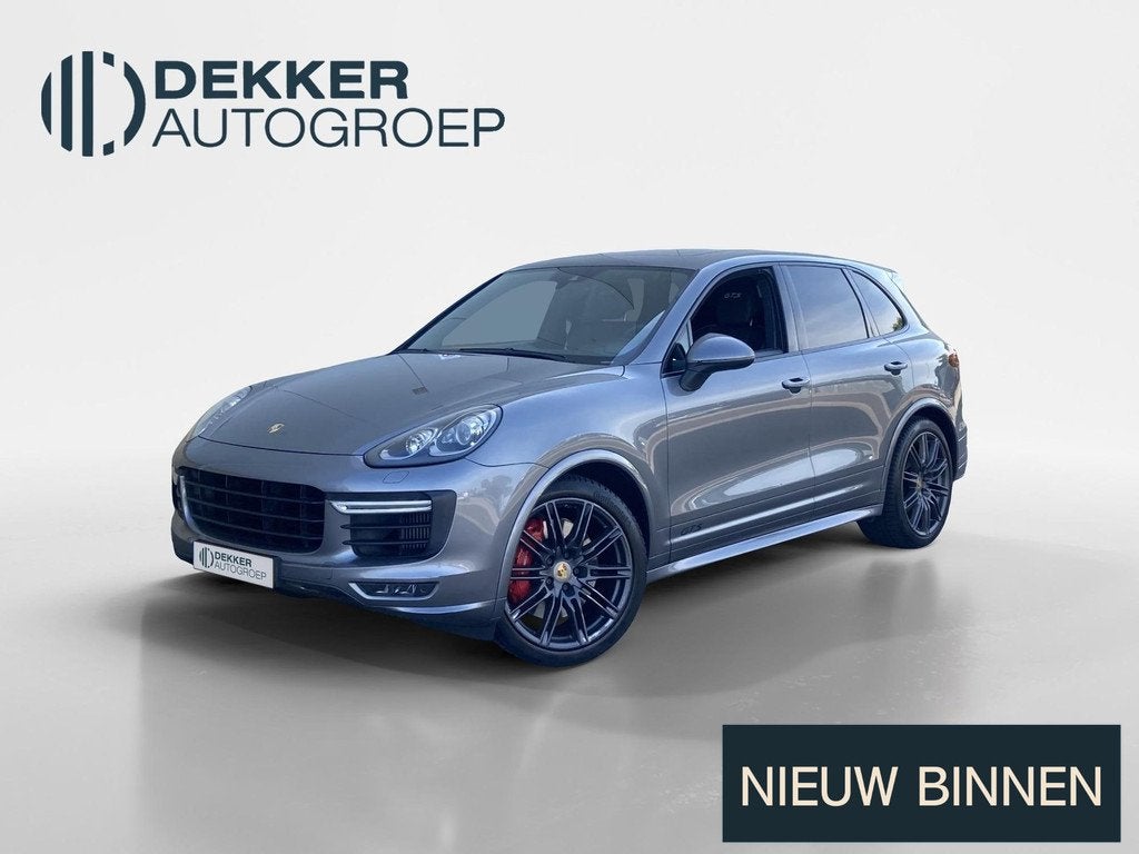 Porsche Cayenne 3.6 GTS 441 pk automaat Panoramadak - Alcant, Auto's, Porsche, Cayenne, Gebruikt, 138 €/maand, Leder en Stof