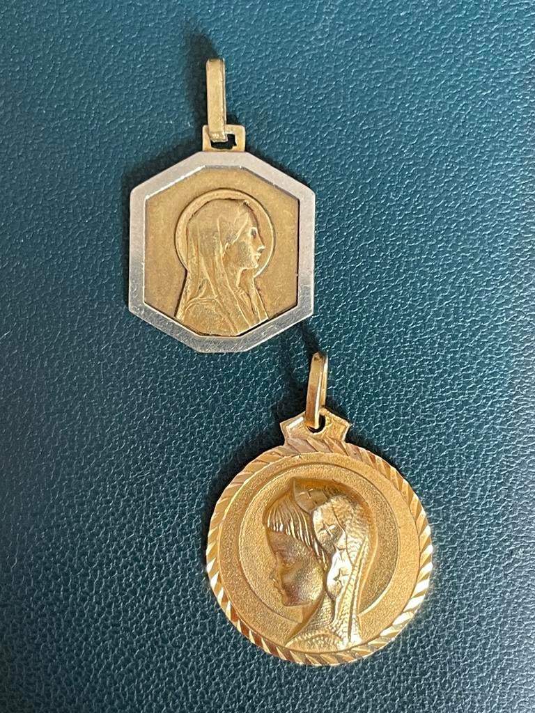 Twee vergulde religeuze kettinghanger, Ophalen of Verzenden, Hanger, Verguld