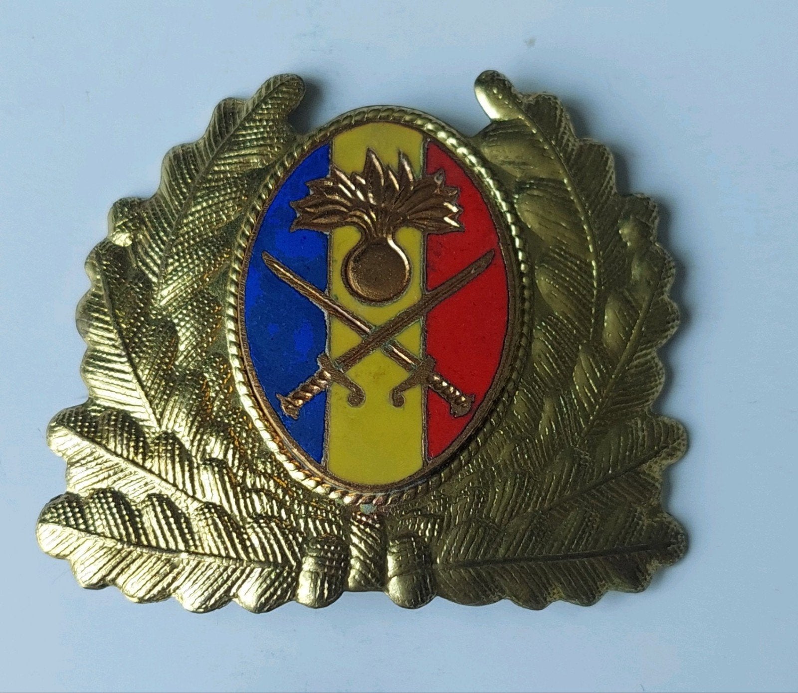 Officier Infanterie pet embleem Roemeense leger, Verzamelen, Ophalen of Verzenden, Landmacht, Overige gebieden, Embleem of Badge