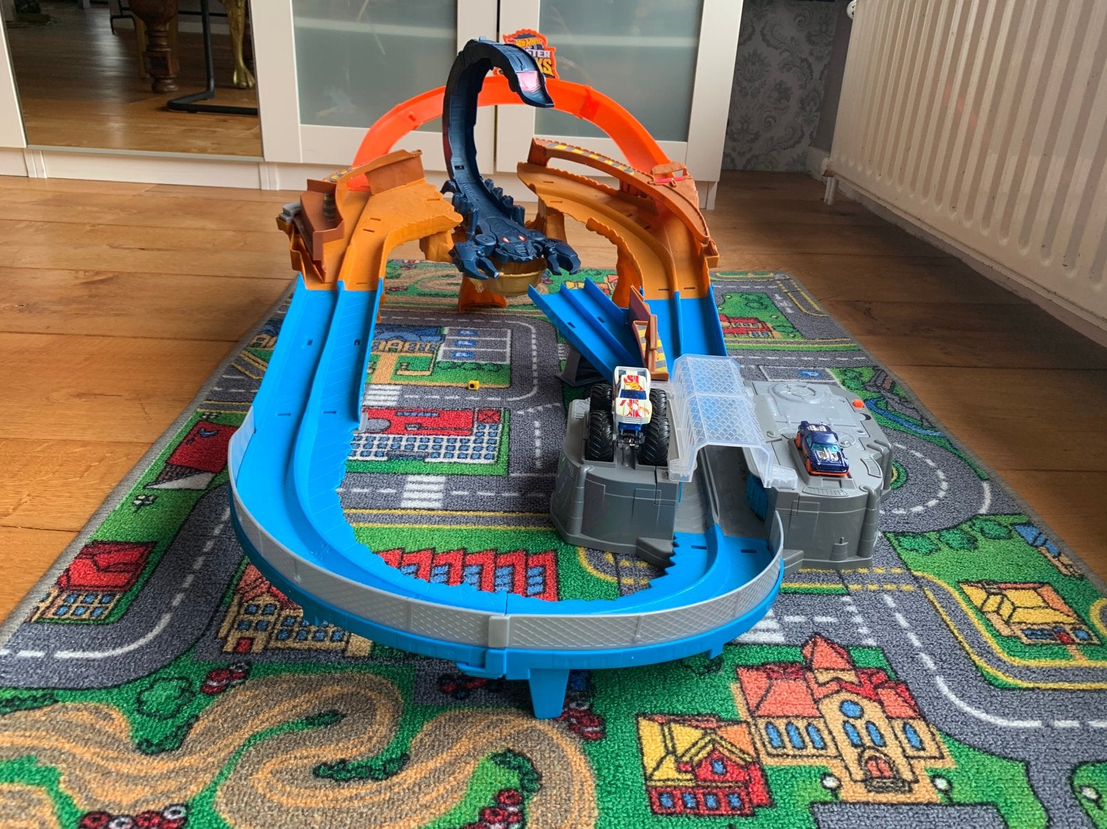 Hotwheels monstertrucks race baan, Ophalen, Racebaan, Zo goed als nieuw, Hot Wheels