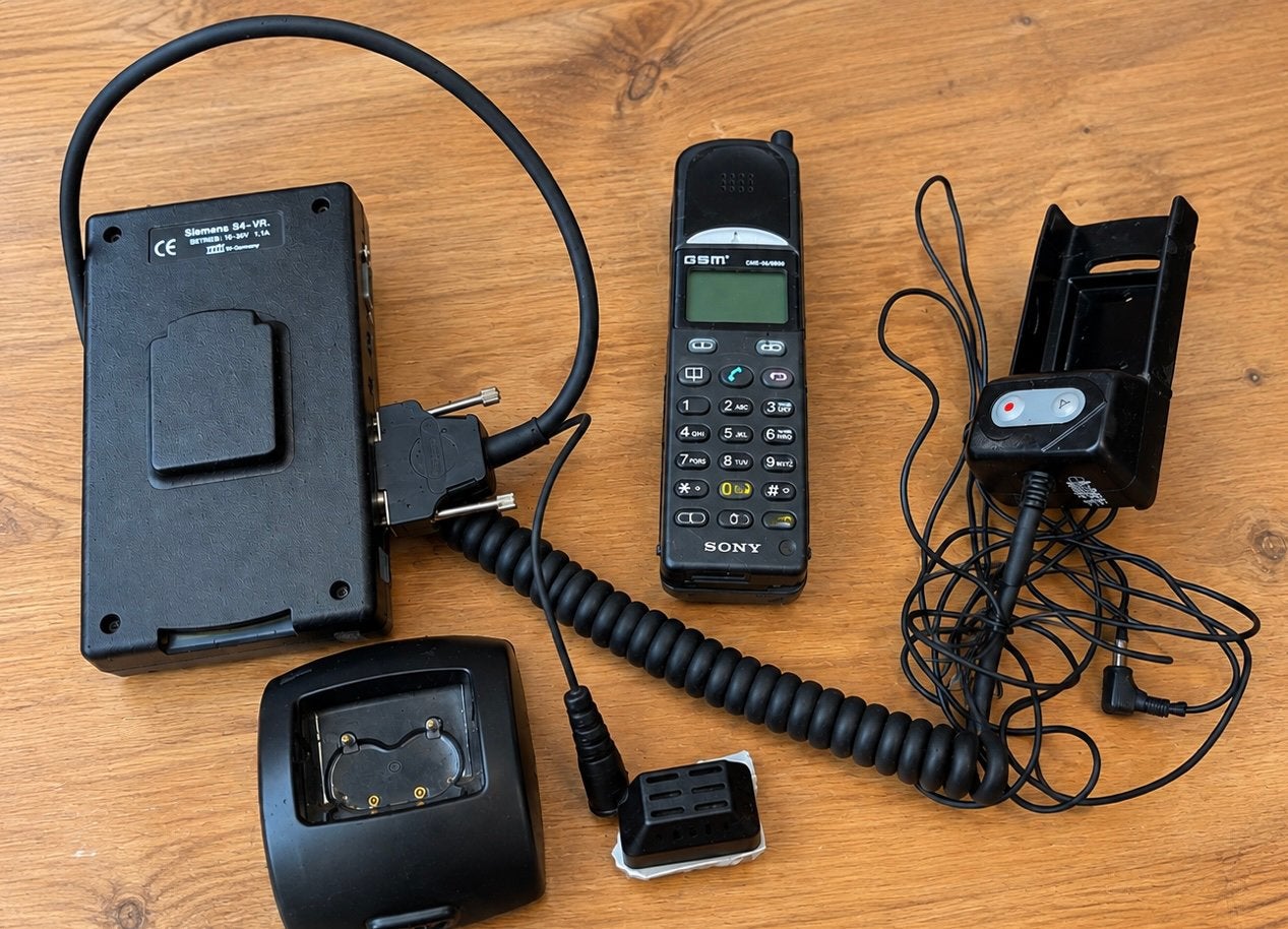 Vintage Sony GSM telefoon + Siemens S4-VR carkit, Gebruikt, Geen camera, Zwart, Overige systemen