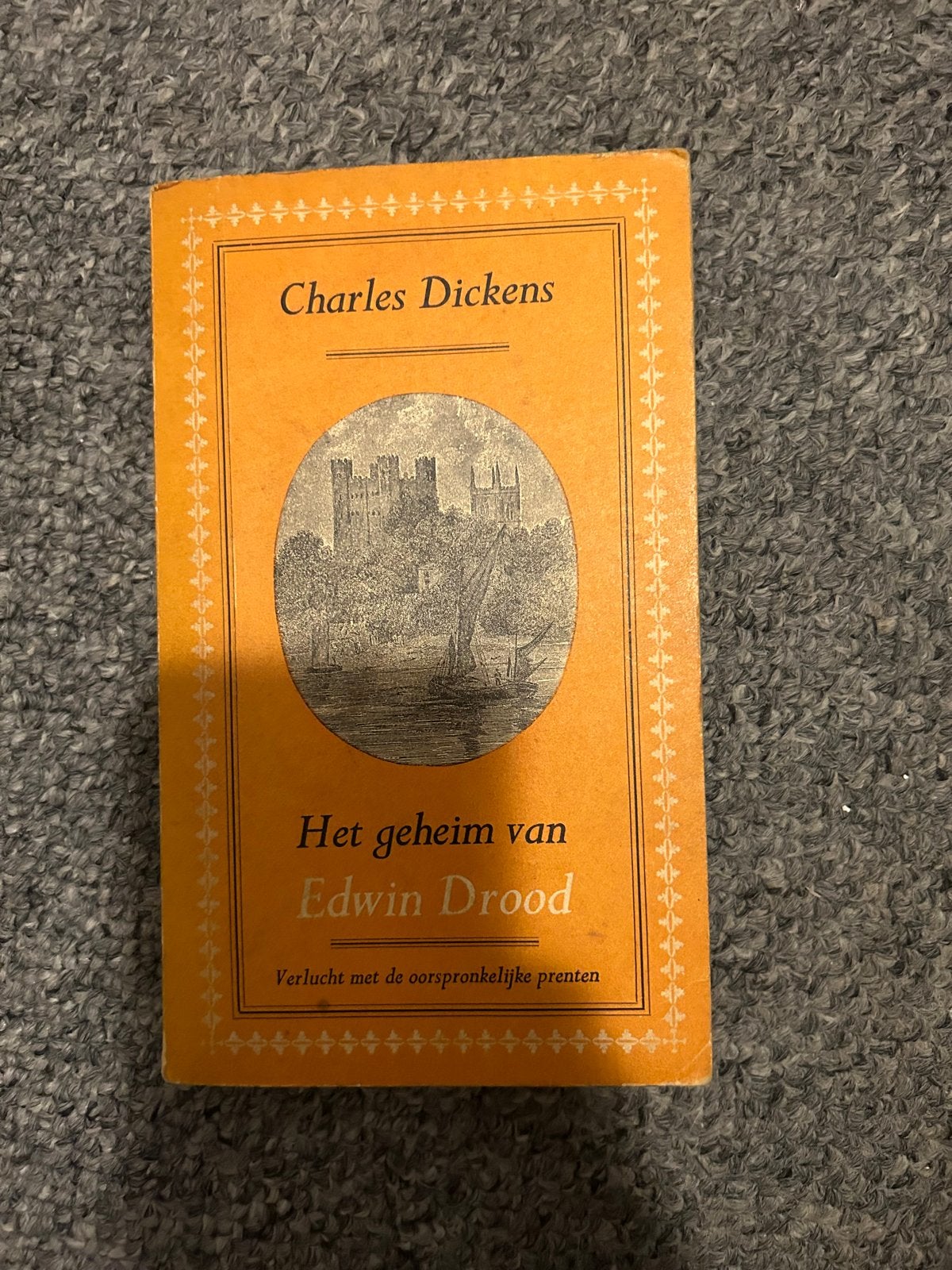 Het geheim van Edwin Drood - Charles Dickens, Ophalen of Verzenden, Gelezen, Nederland