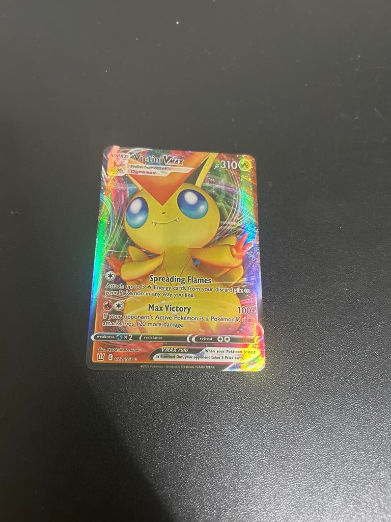 Victini VMAX Pokémon Kaart, Ophalen of Verzenden, Zo goed als nieuw, Losse kaart