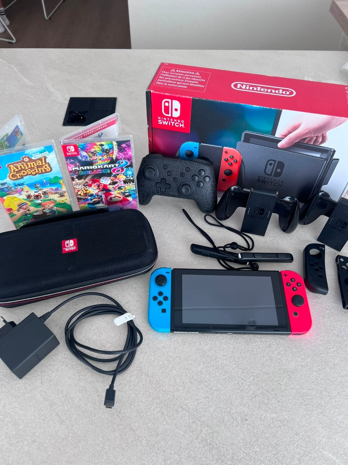 Nintendo Switch Compleet Pakket, Met 2 controllers, Ophalen of Verzenden, Switch Original, Gebruikt