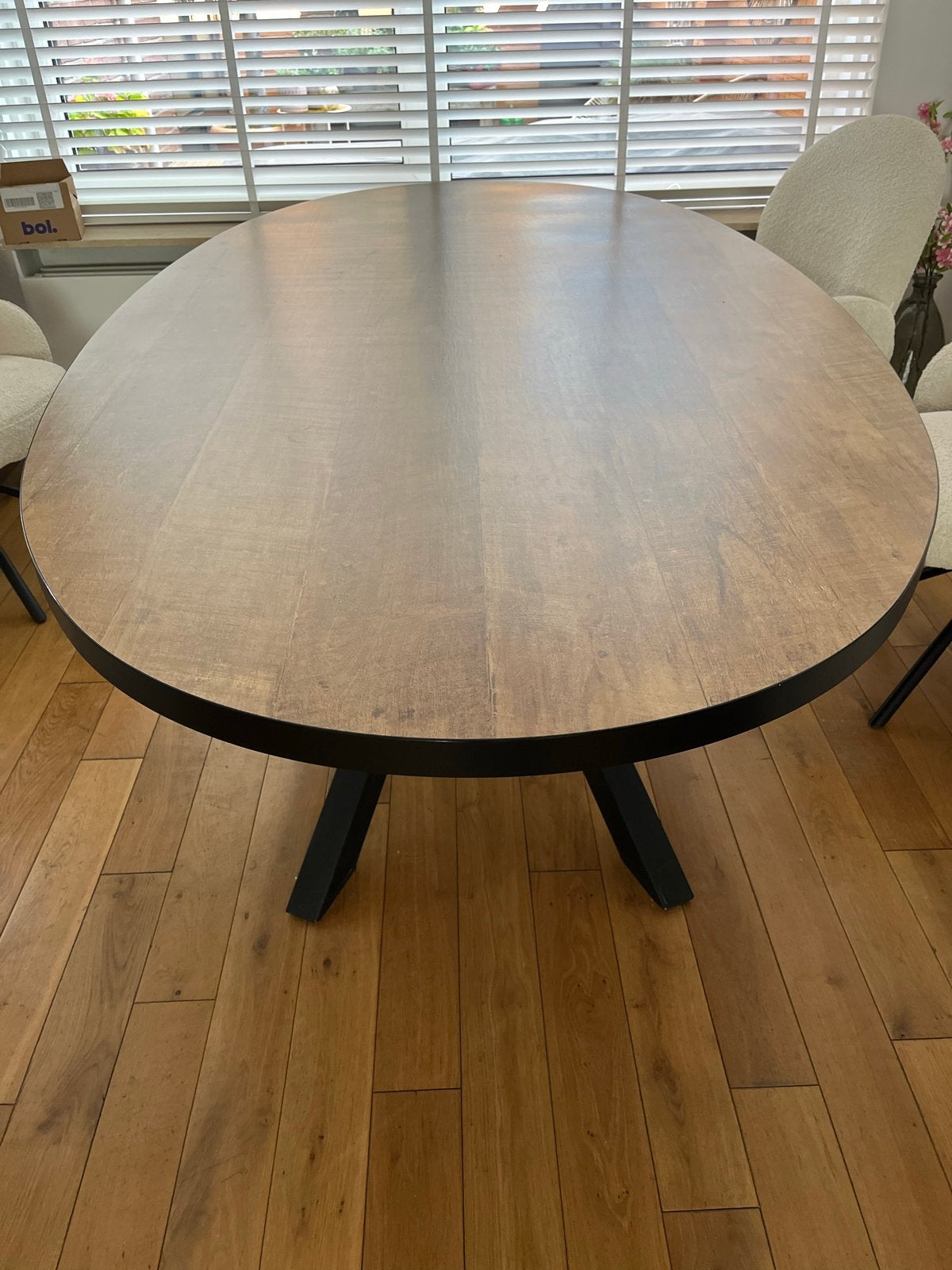 Ovale eettafel met zwart metalen spinpoot - Zo goed als nieu, Ophalen, 100 tot 150 cm, 200 cm of meer, Zo goed als nieuw