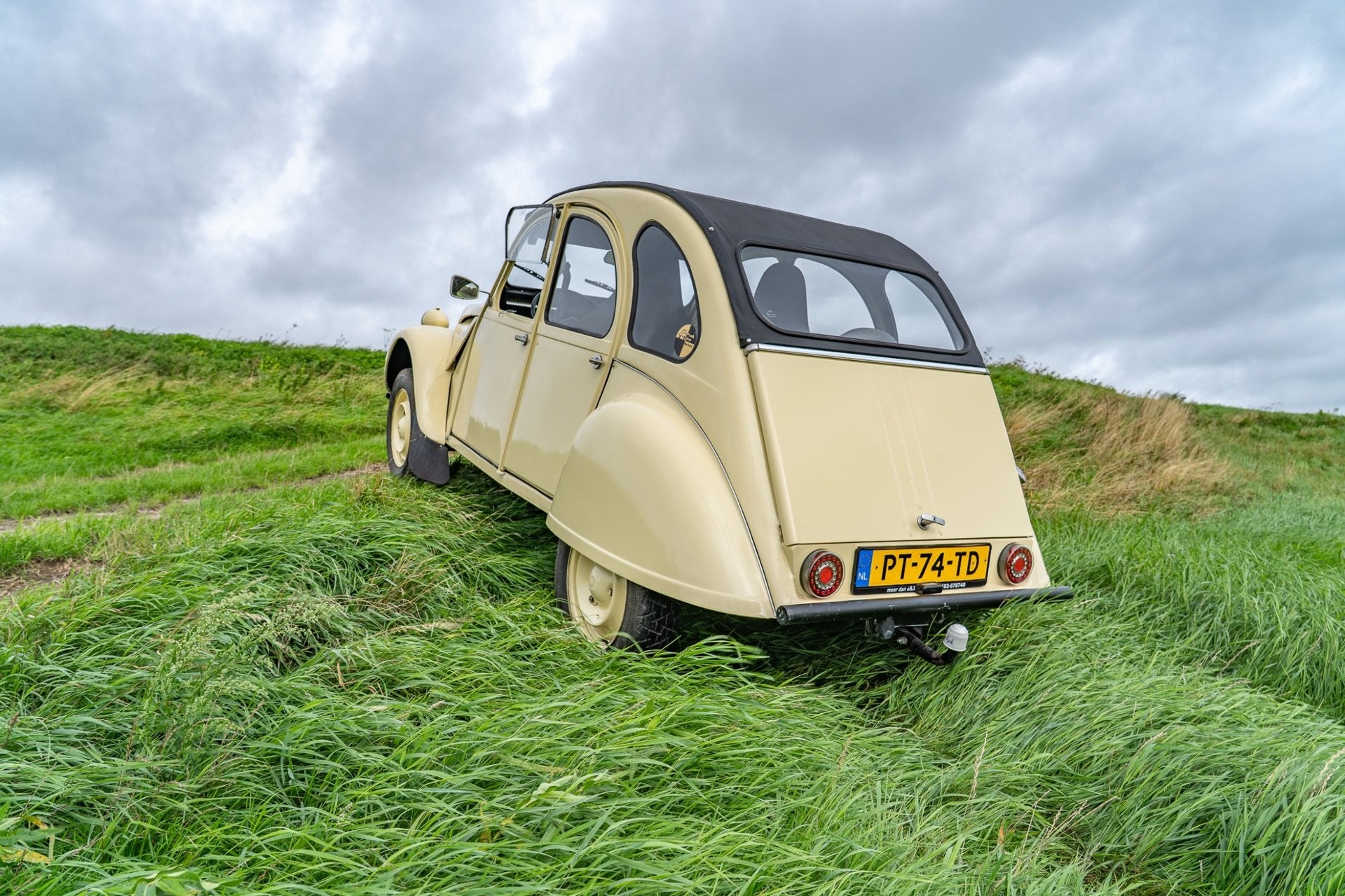 Citroen 2 CV 6 SPECIAL 4x4 1085cc en 90pk!, Voorwielaandrijving, 1085 cc, Gebruikt, 2CV