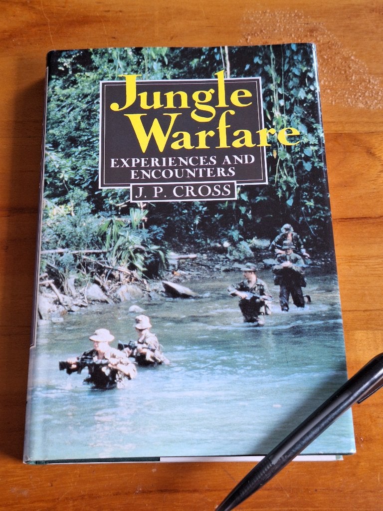 Jungle warfare : experiences and encounters, Ophalen of Verzenden, Tweede Wereldoorlog, Zo goed als nieuw, Overige onderwerpen