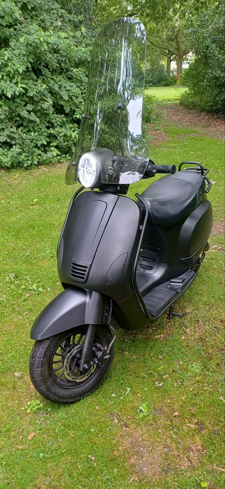TURBO RL 50  Scooter. Blauw-Kenteken 55 kilometer Blacksmoke, Fietsen en Brommers, Snorfietsen en Snorscooters, Zo goed als nieuw