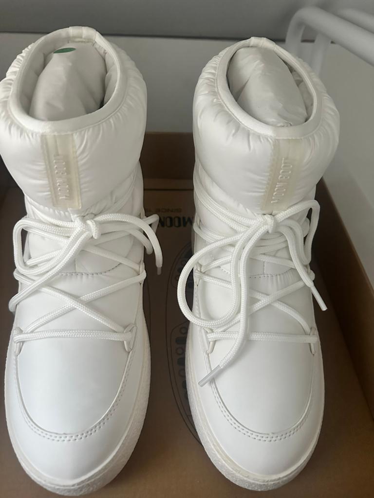 Moon Boots maat 39/41. Nieuw in doos. Nooit gedragen!, Ophalen of Verzenden, Nieuw, Wit