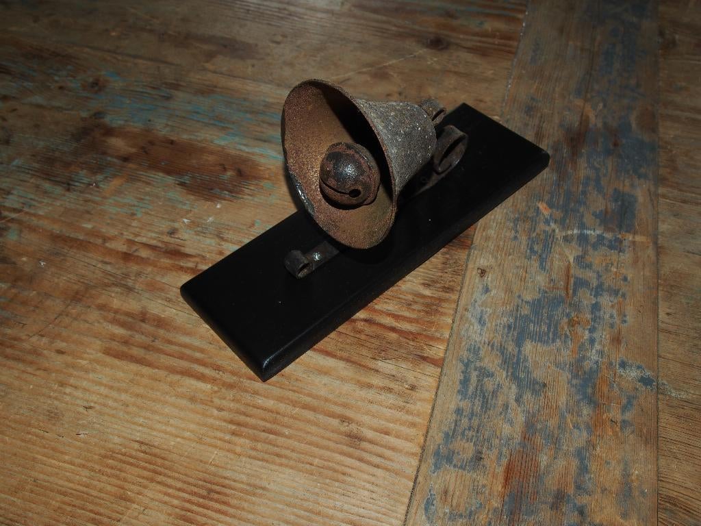 Oude roestige Bel, Huis en Inrichting, Woonaccessoires | Overige, Ophalen of Verzenden, Gebruikt, Metaal