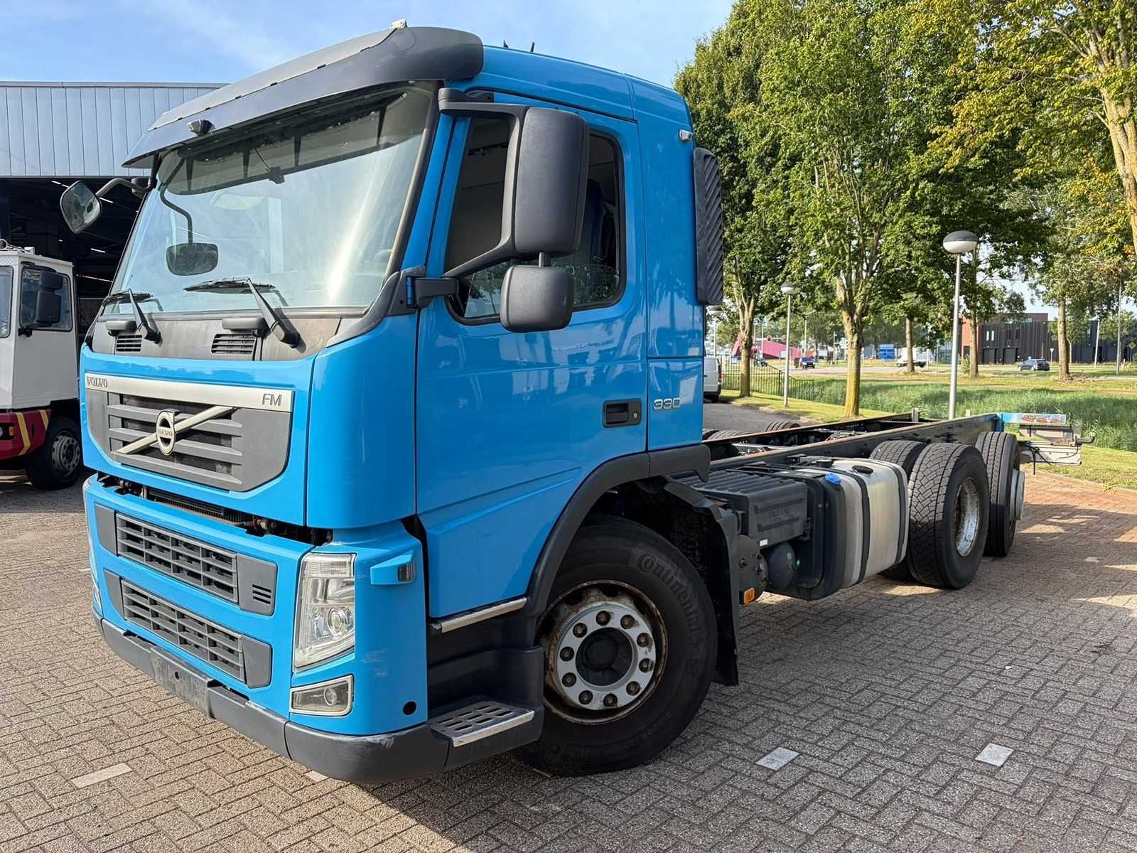 Volvo - 2010 - FM 330 - Chassis Vrachtwagen, Overige brandstoffen, Bedrijf, Volvo, Te koop
