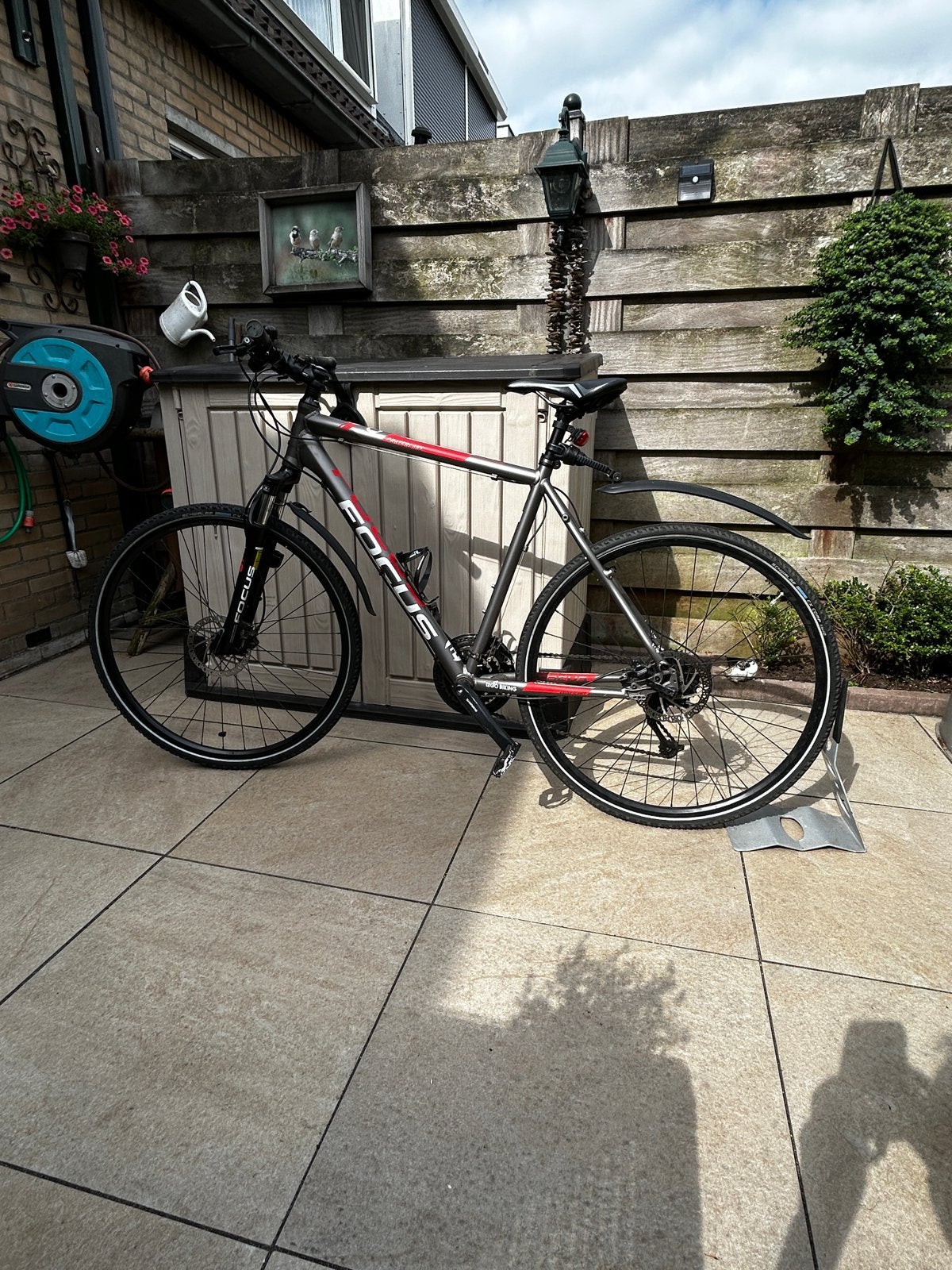 Focus Crater Lake Cross Hybride Fiets - Grijs/Rood, Gebruikt, Vering, Meer dan 20 versnellingen, Schijfrem