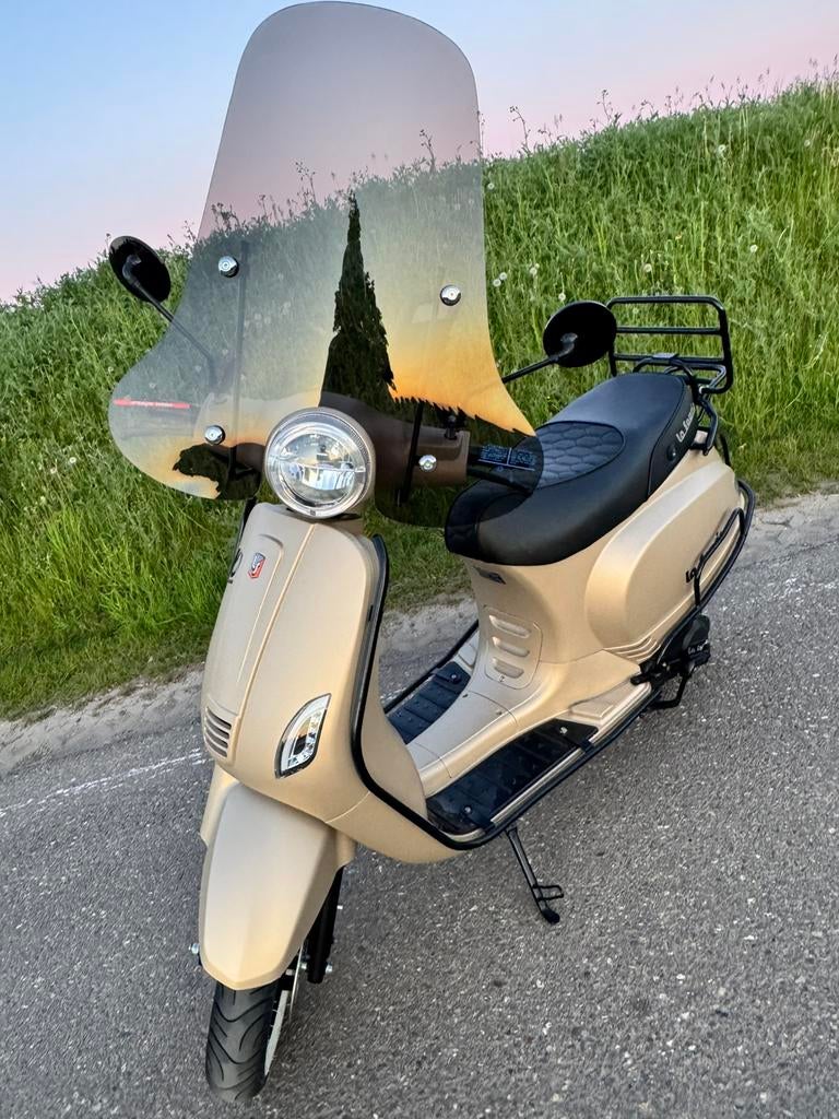 Vespa Look-A-Like Scooter‼️, Ophalen, Zo goed als nieuw, Benzine, Overige modellen