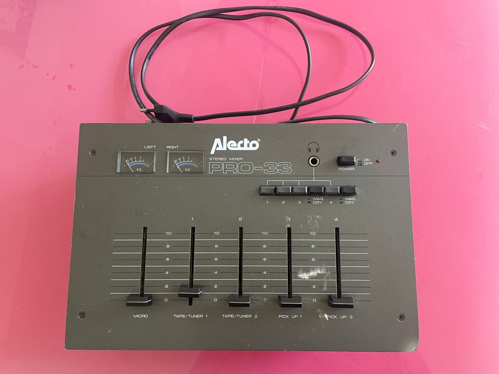 Alecto pro 33 stereo mixer - beschadigd, Ophalen of Verzenden, Gebruikt, 5 tot 10 kanalen
