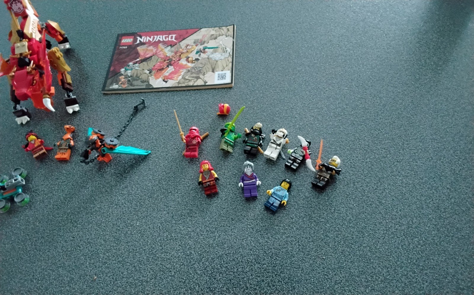 Lego Ninjago set 71762 en 9 losse poppetjes van Ninjago, Ophalen, Lego, Zo goed als nieuw, Inclusief instructies
