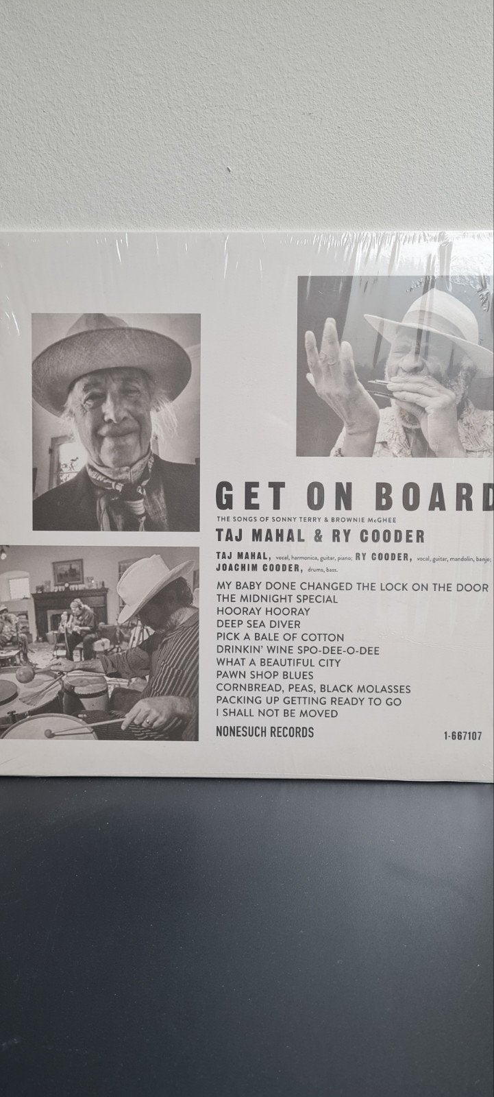 Ry Cooder & Taj Mahal - Get on Board LP, LP, Inclusief insert, Ophalen of Verzenden, Zo goed als nieuw