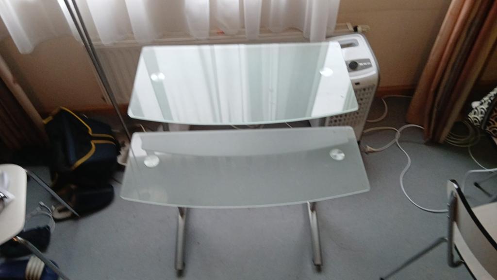 Glazen tafel voor.laptop of computer met twee niveaus, Ophalen, 100 tot 150 cm, 50 tot 100 cm, Glas