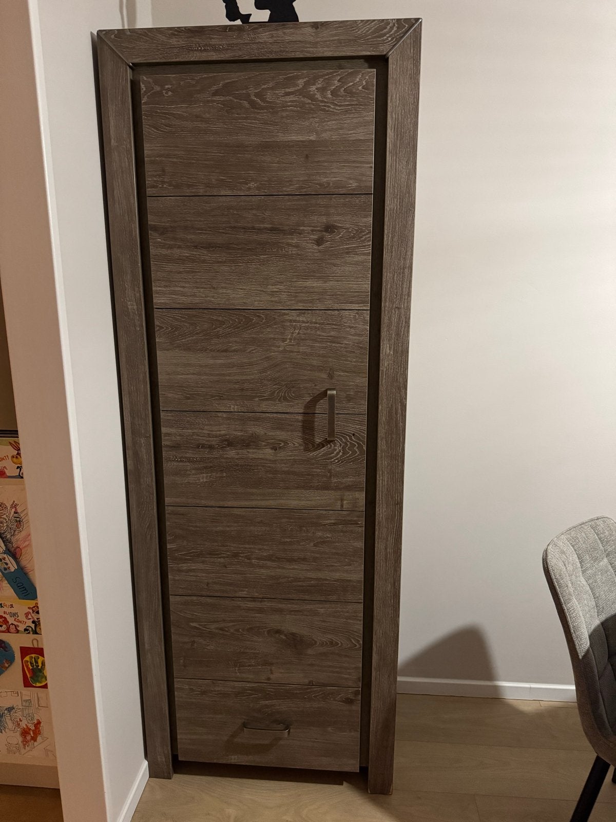 Hoge smalle kast met lade en deur, Ophalen, Minder dan 50 cm, Gebruikt, Met lade(s)