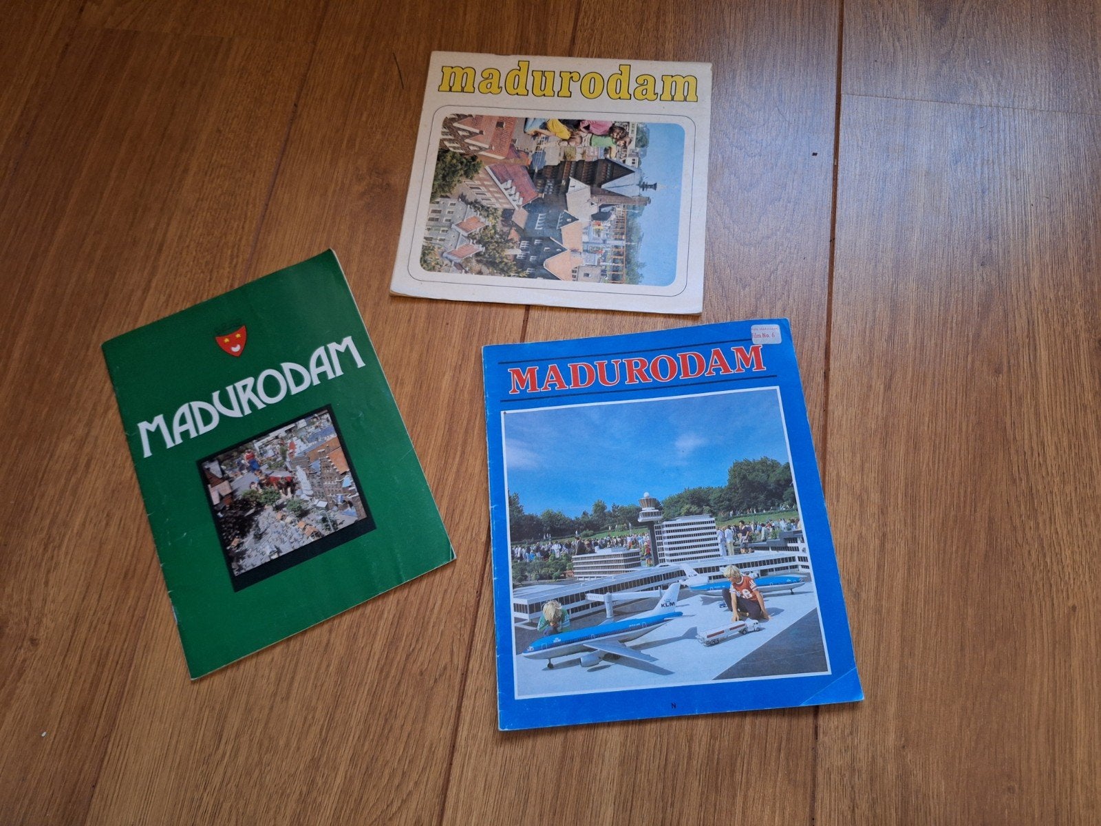 3x Madurodam brochures - Vintage folders, Ophalen of Verzenden, Zo goed als nieuw, Madurodam, Folder