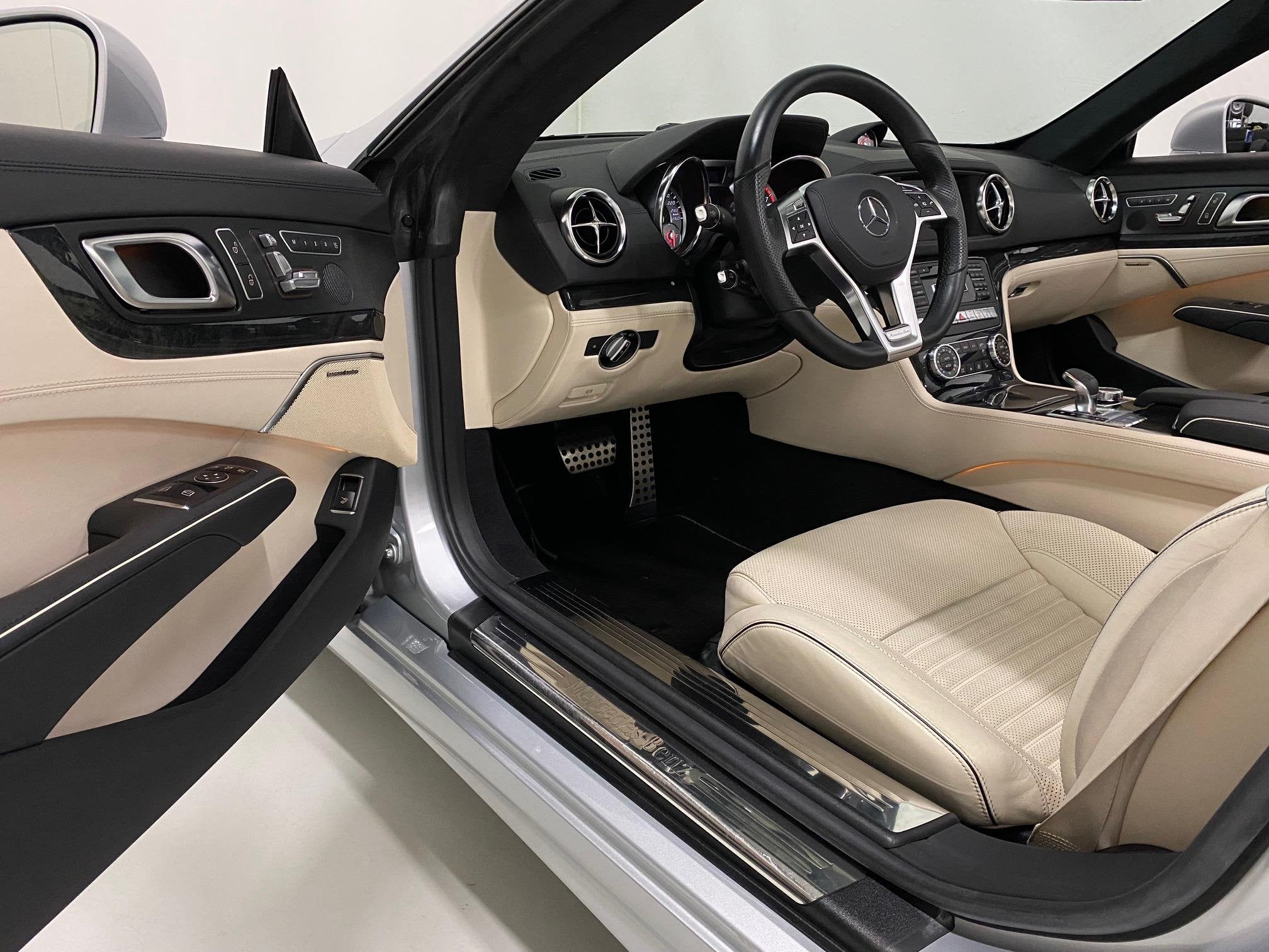 Mercedes-Benz SL-klasse 500 AMG Exclusive interrieur Camera, Auto's, Mercedes-Benz, Euro 5, Gebruikt, 8 cilinders, 1770 kg