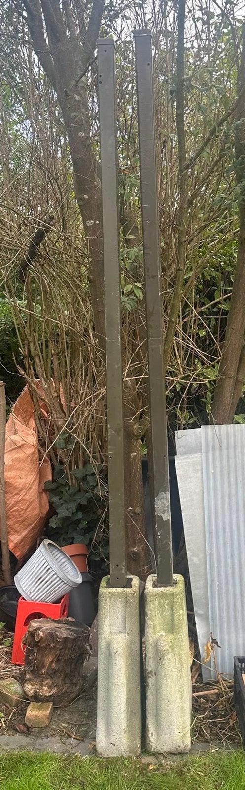 Stalen palen met betonvoet - 203cm hoog, Ophalen, Gebruikt, 180 tot 250 cm, Palen