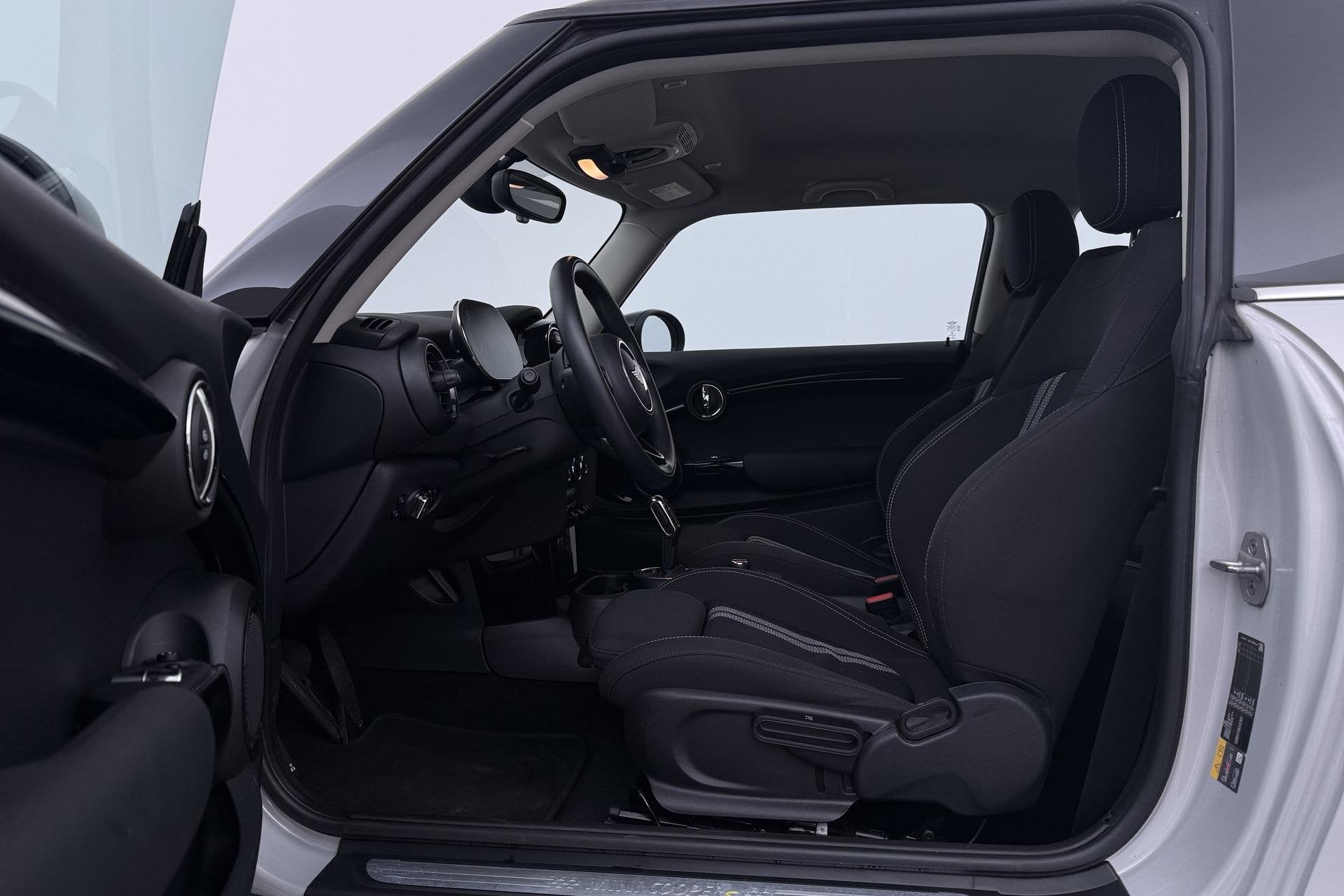 MINI Electric Basic 33 kWh | 22dkm! | SOH 97% | 17 Inch JCW, Auto's, Mini, 33 kWh, 4 stoelen, Mini Electric, 184 pk