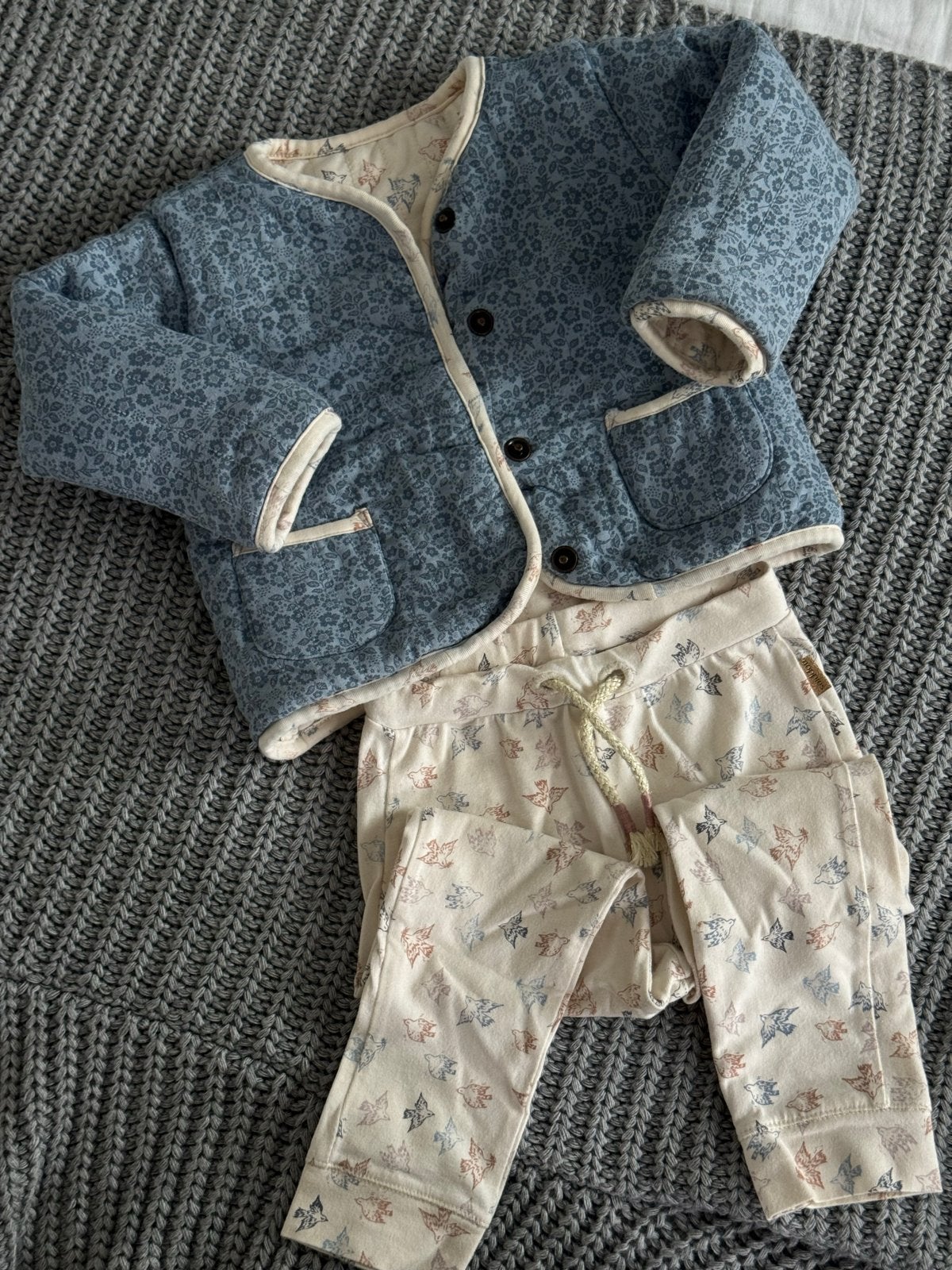 Warm jasje en zachte broek - Noppies, Ophalen of Verzenden, Gebruikt, Jongetje of Meisje