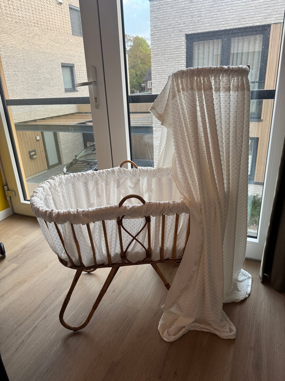 Antieke wieg met matras en 10 dekens, Ophalen, Gebruikt, Eenpersoons, Wit